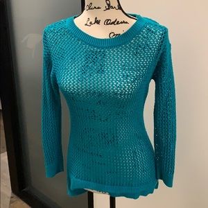 Sapphire blue woven pullover